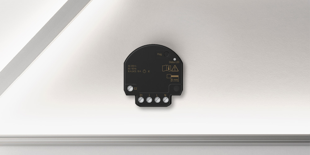 JUNG HOME Jalousieaktor Mini bei Elektro Kögl GmbH in Schliersee
